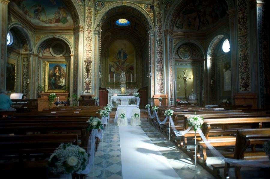 addobbi floreali chiesa per matrimonio