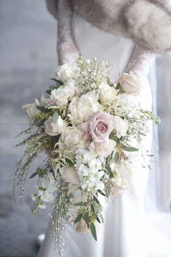 il bouquet da sposa a cascata