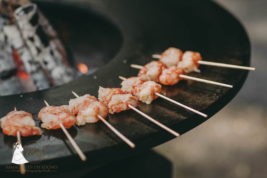 il barbecue nelle isole degli antipasti per un matrimonio